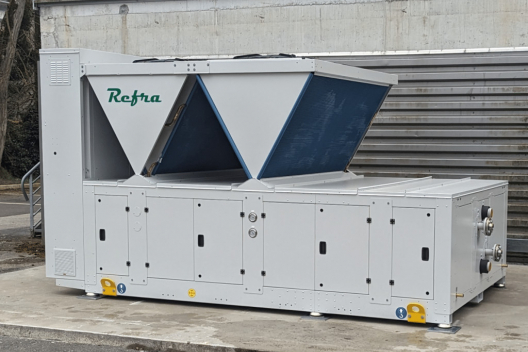 Installation d’un chiller REFRA dans un supermarché à Bort les Orgues.